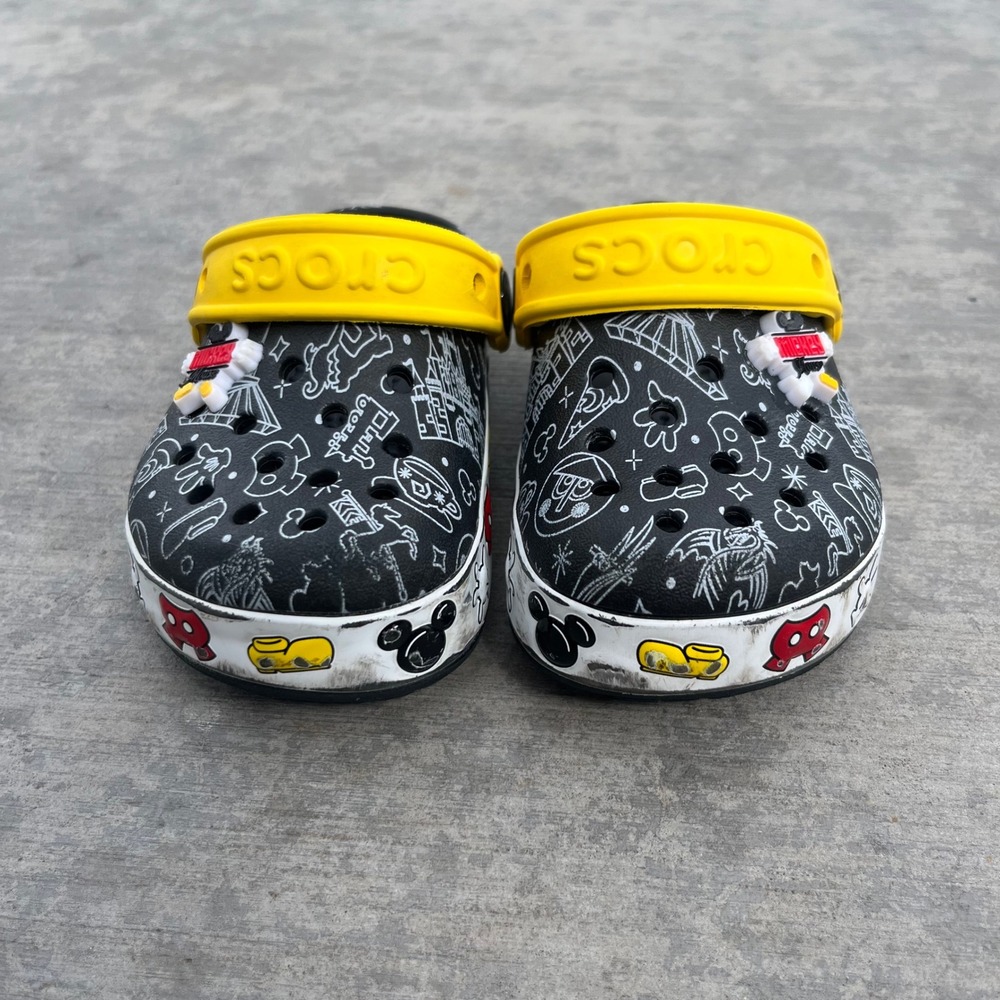 Crocs Kids Mickey Mouse Disney Parks Clogs Black Yellow Toddler Size 7 207102 - Picture 2 of 7